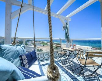 Authentic Beachfront Apartment by Sea N' Rent - Nahariyya - Balcony