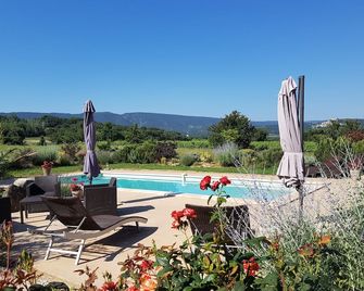 Mas in the heart of the Luberon in the town of Bonnieux - Bonnieux - Pool