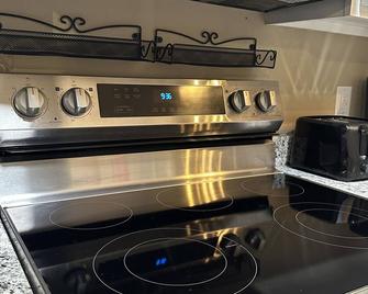 New Cozy townhouse-kings & patio - Warner Robins - Kitchen