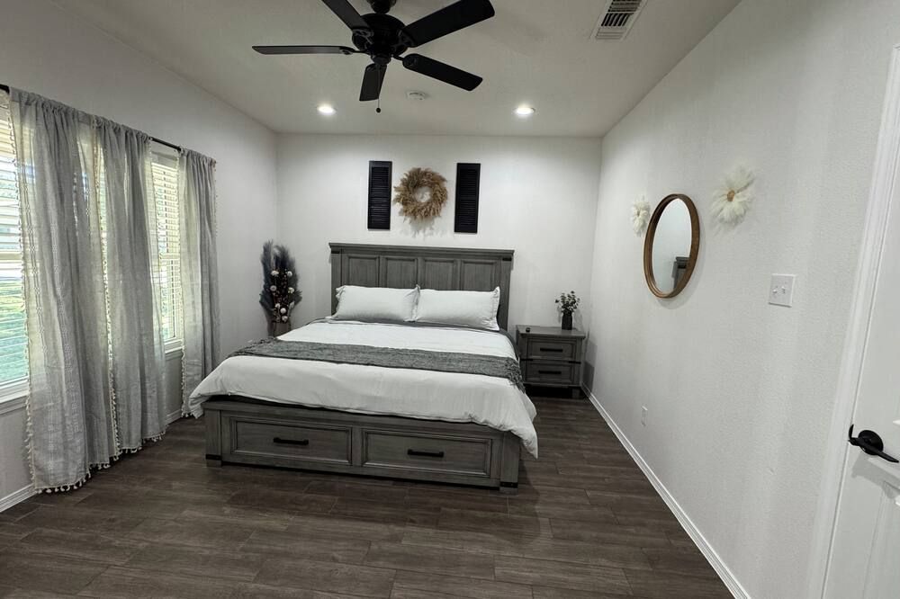 Burleson Farmhouse 3-bedroom house - Burleson - Спальня