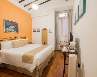 Portico Hotel Cultural - Morelia - Bedroom