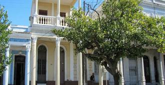 Hostal Casa Zorzano - Cienfuegos - Edificio