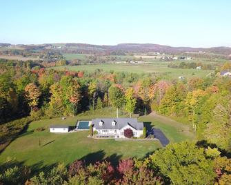 Three Kings - Sherrill - Outdoors view