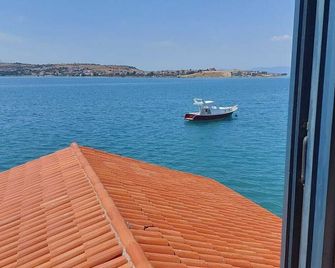 Ferahi Evler Ayvalik - Ayvalik - Balcony