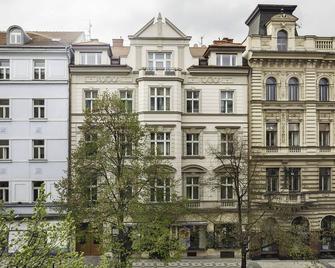 Elizabeth Suites - Prague - Building