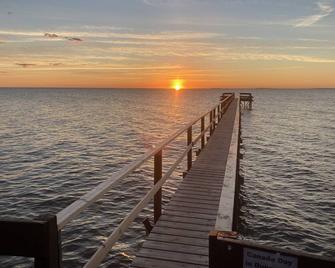 Perfectly Imperfect 2br 5 Lakeview Cottage/Iconic Pier - Winnipeg Beach - Beach