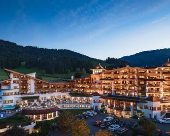 Sporthotel Ellmau in Tirol - Ellmau - Building