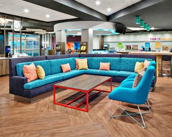 Tru by Hilton Terrell - Terrell - Lobby