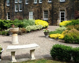 Hinsley Hall - Leeds - Exterior