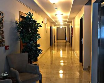 Sezgin Hotel - Uzungöl - Koridor