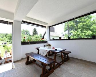 Apartment Mladen - Rastovaca - Comedor