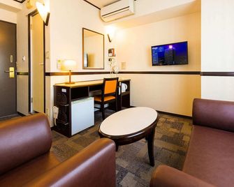 Toyoko Inn Keio sen Hashimoto eki Kita guchi - Sagamihara - Stue