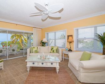 Aqua Bay Club Condos - West Bay