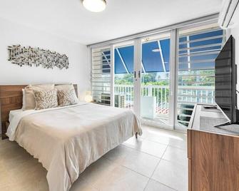 2BR- Villa D'Oro at Villas Playa I - Dorado - Habitación