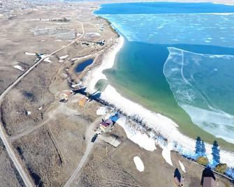 Quiet Property At The Foot of Glacier National Park - Babb - Beach