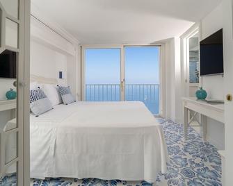 Piazzetta Diefenbach - Capri - Habitación