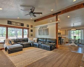 Luxe Home about 2 Mi to Bryce Canyon National Park! - Bryce - Huiskamer