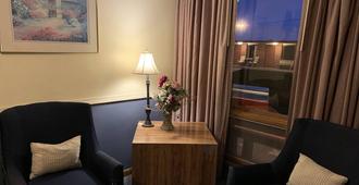 Blue Spruce Motel - North Platte - Schlafzimmer