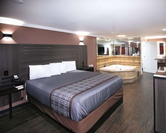 Rodeway Inn & Suites Bellflower - Bellflower - Slaapkamer