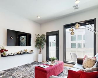 Illume 319 - Nashville - Living room