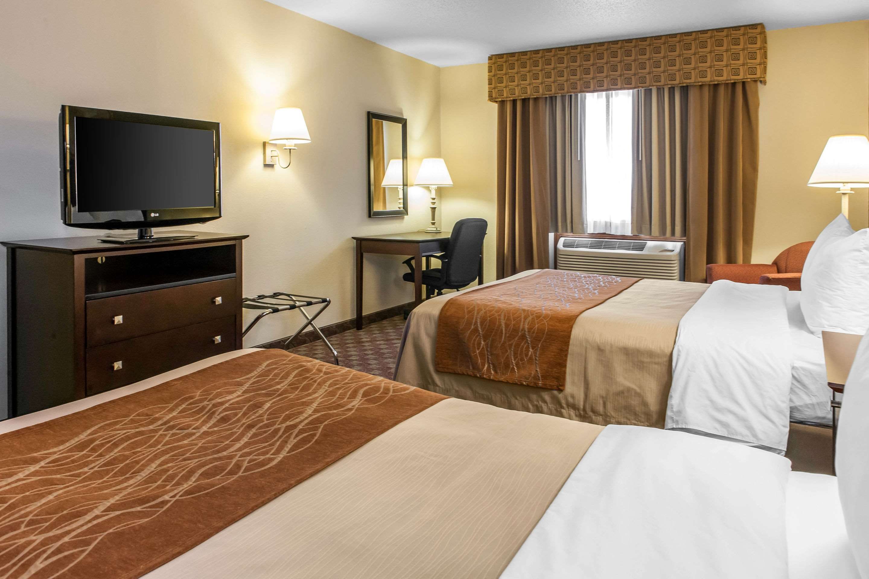 cheapest hotel in defiance ohio