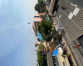 Nonni Guesthouse - Chiang Mai - Parveke