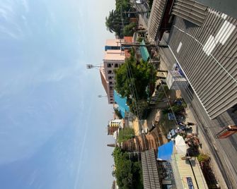 Nonni Guesthouse - Chiang Mai - Parveke