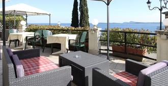 Hotel Aquavite - Gardone Riviera - Patio