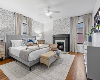 Southern Elegance-Private Hot Tub-Walk to 12 S - Nashville - Bedroom