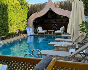 Nuriye Alacati - Cesme - Pool