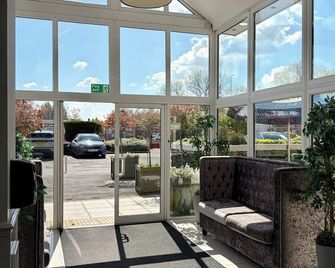 The Park Hotel - Bootle - Lobby