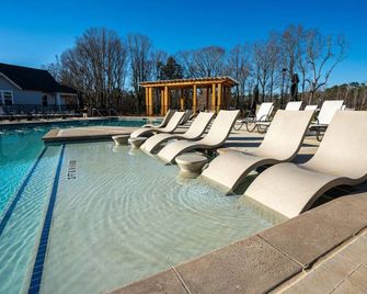 Serene, New Apt, Pool, Long Stays - Athens - Pool