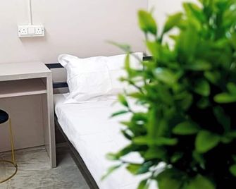 Little While Elitz-Budget & backpacker friendly micro hotel-Near metro - Calcuta