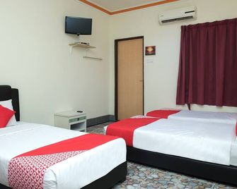 OYO 89928 Acf Guest House - Sungai Lembing - Slaapkamer