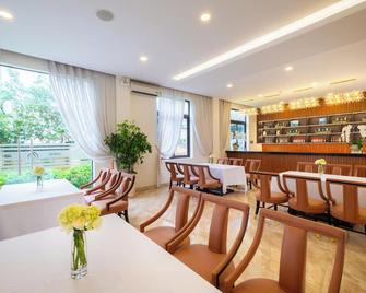 Sandals Star Hotel - Duc Trong