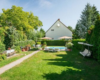 Flamingo by Interhome - Balatonalmádi - Pool