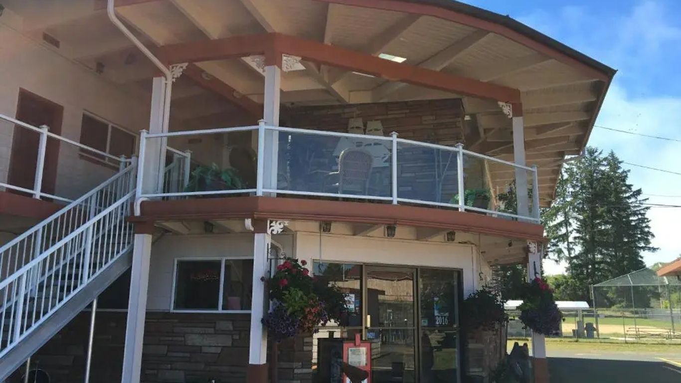 Breakers Boutique Inn