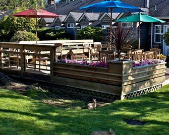 Ecola Creek Lodge - Cannon Beach - Patio