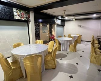 Hotel Vandana Palace - Surendranagar - Restaurant