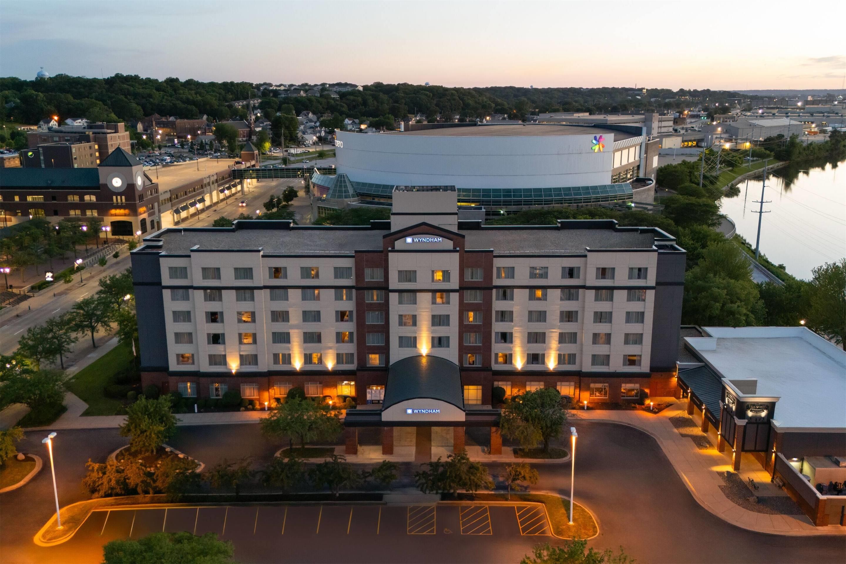 Wyndham Moline on John Deere Commons - Moline - Building