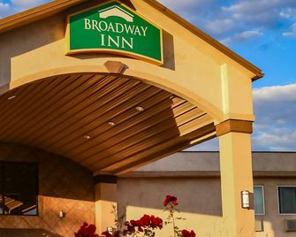 Broadway Inn Conference Center - מיסולה - בניין