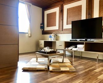 Fenchihu Hotel - Zhuqi Township
