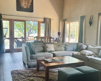 Spacious Family Villa, close to Krugerpark entrance - Phalaborwa