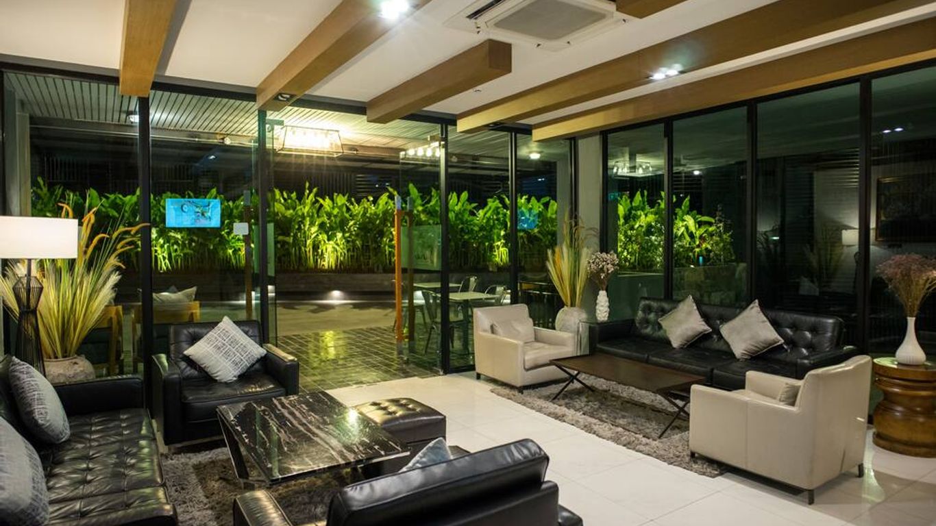 Sanae' Townhouse Chiang Mai