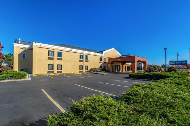 Quality Inn And Suites Southport 56 9 8 Indianapolis Hotel