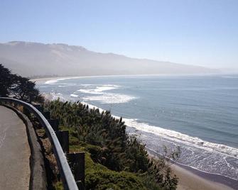 5 Bedroom Bolinas Getaway w/ Unmatched Coastal View - Bolinas - Balcony