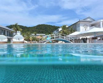 Dash Resort Langkawi - Langkawi - Pool