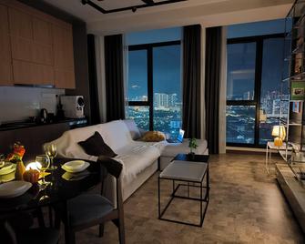 Expressionz Klcc By Mana-Mana - Kuala Lumpur