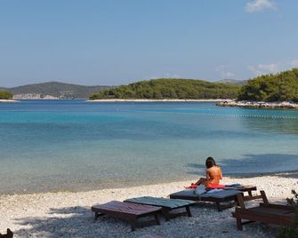 Robinson House Nicolina - Hvar - Strand