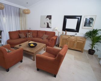 Grantauro Casa - Taurito - Living room